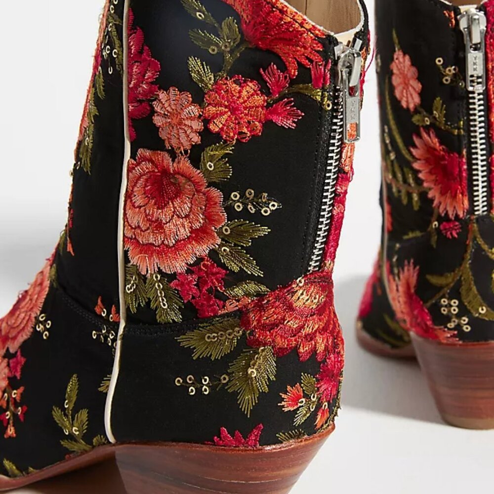 Anthropologie MOMO NEW YORK Embroidered Rose Boots NEW Size 39 - Picture 3 of 14